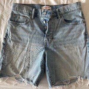 Lucky Brand size 28/6 90s Loose light denim distressed shorts